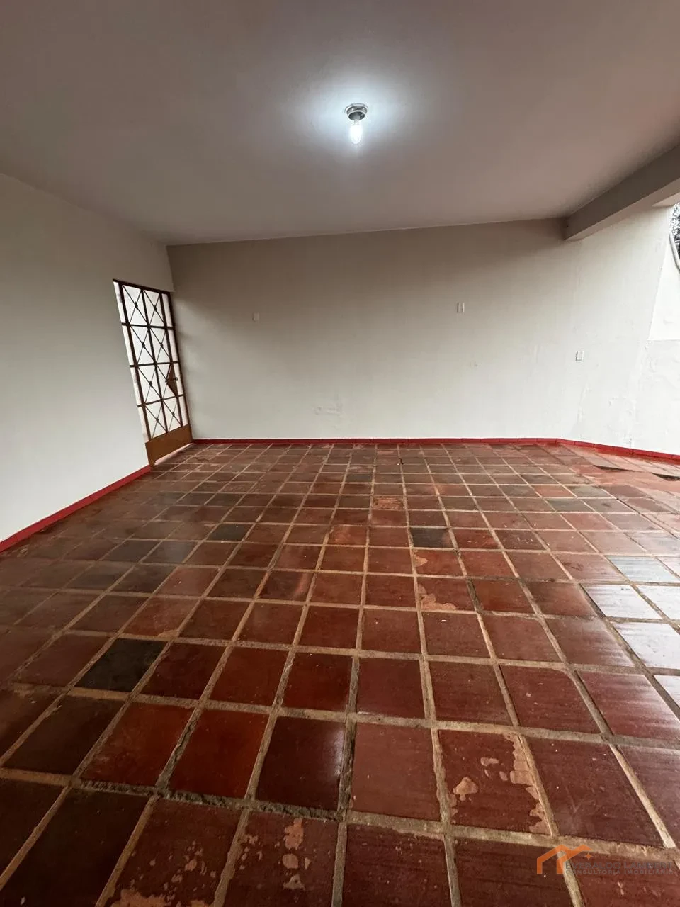 Imagens do imóveis CASA COM EDÍCULA.