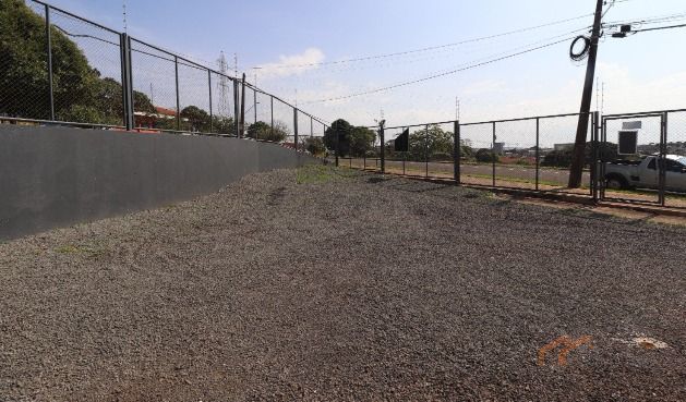Imagens do imóveis Barracão com Doca e Pátio | Industrial/Comercial.