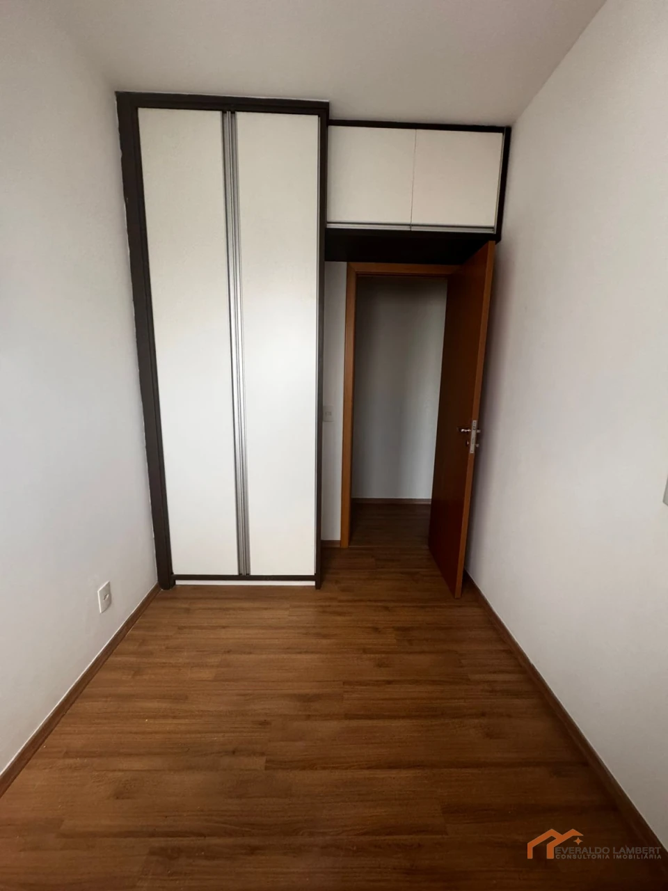 Imagens do imóveis APARTAMENTO ED. ACQUAROYAL |