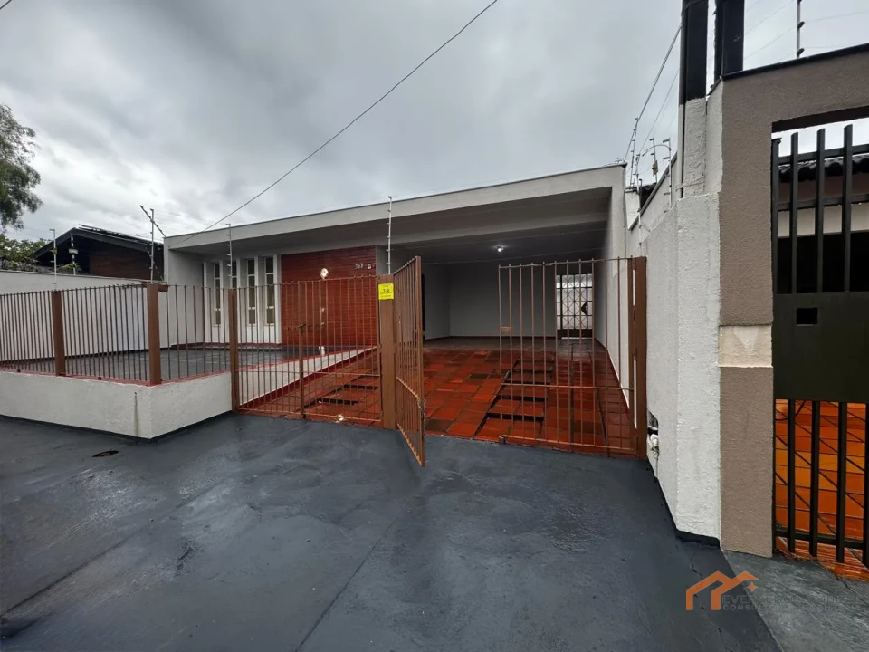 Imagens do imóveis CASA COM EDÍCULA.
