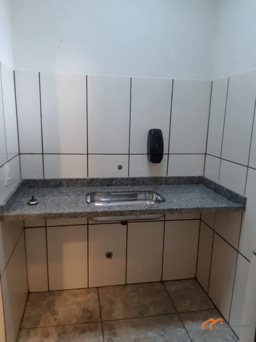 Imagens do imóveis BARRACÃO INDUSTRIAL/COMERCIAL 1800m².