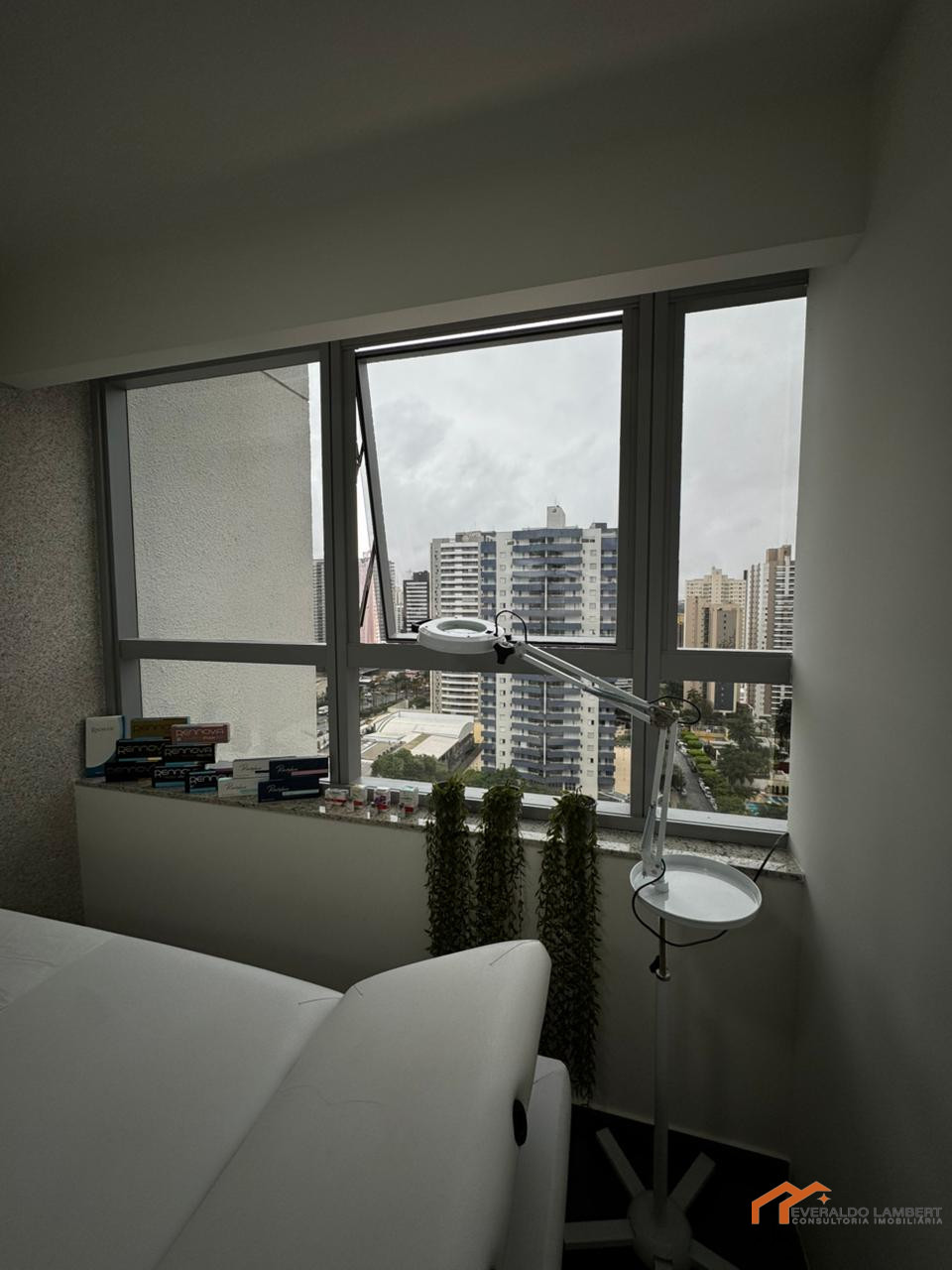 Imagens do imóveis SALA  ED. ATSUSHI  YOSHII TOWER - Decorada.