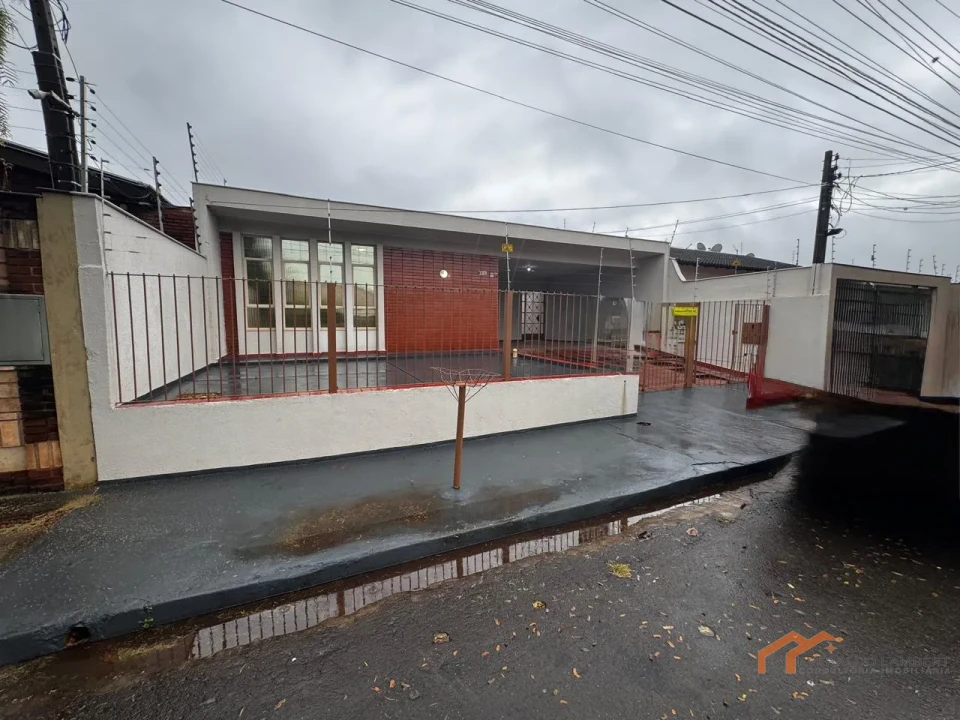 Imagens do imóveis CASA COM EDÍCULA.