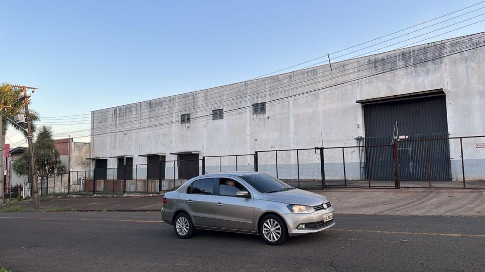 Imagens do imóveis Barracão com Doca e Pátio | Industrial/Comercial.