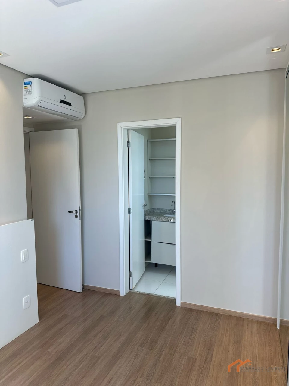 Imagens do imóveis APARTAMENTO ED. COSMOPOLITAN RESIDENCE