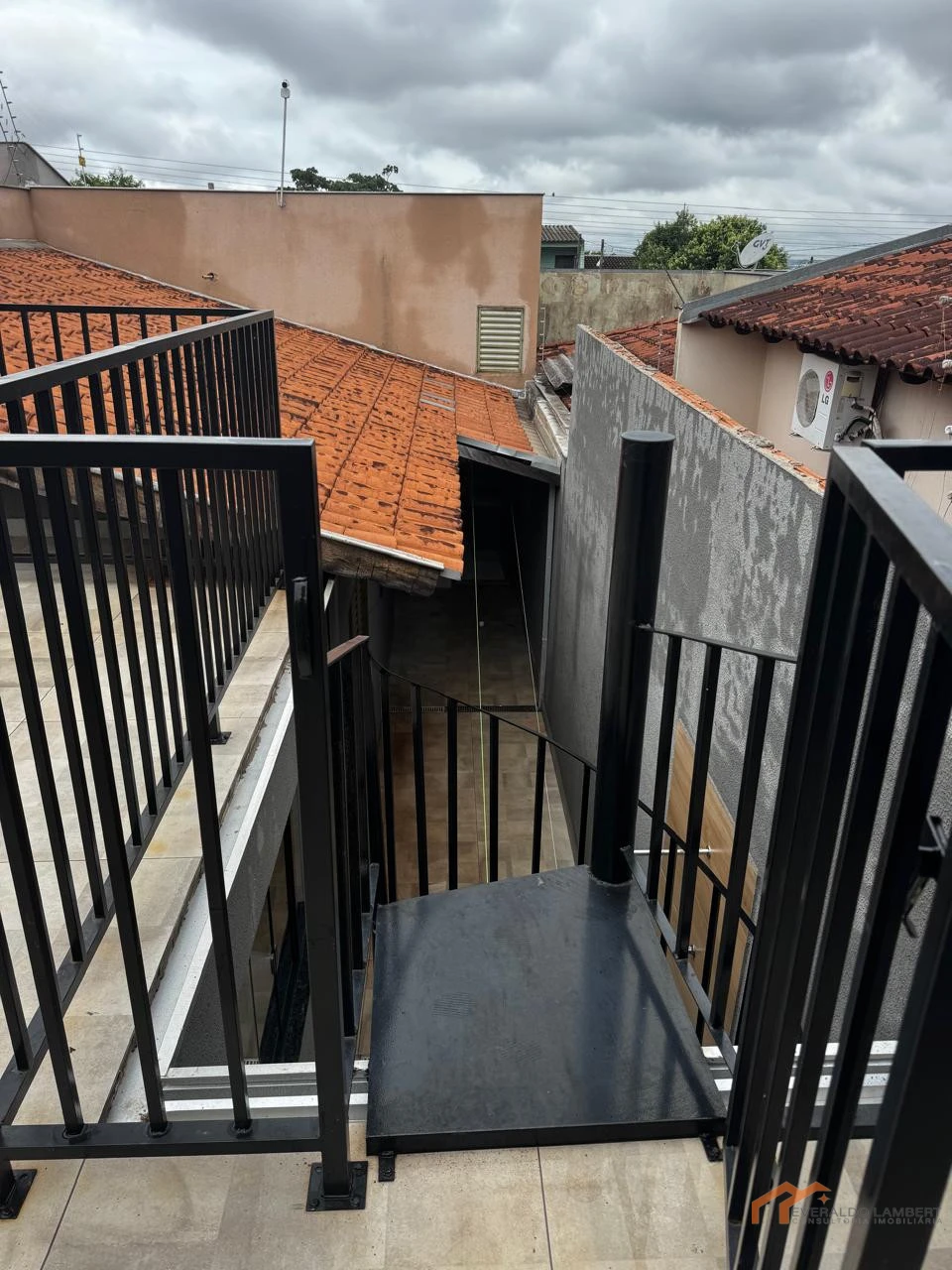 Imagens do imóveis CASA NOVA | COMPLETO DE ARMÁRIOS.