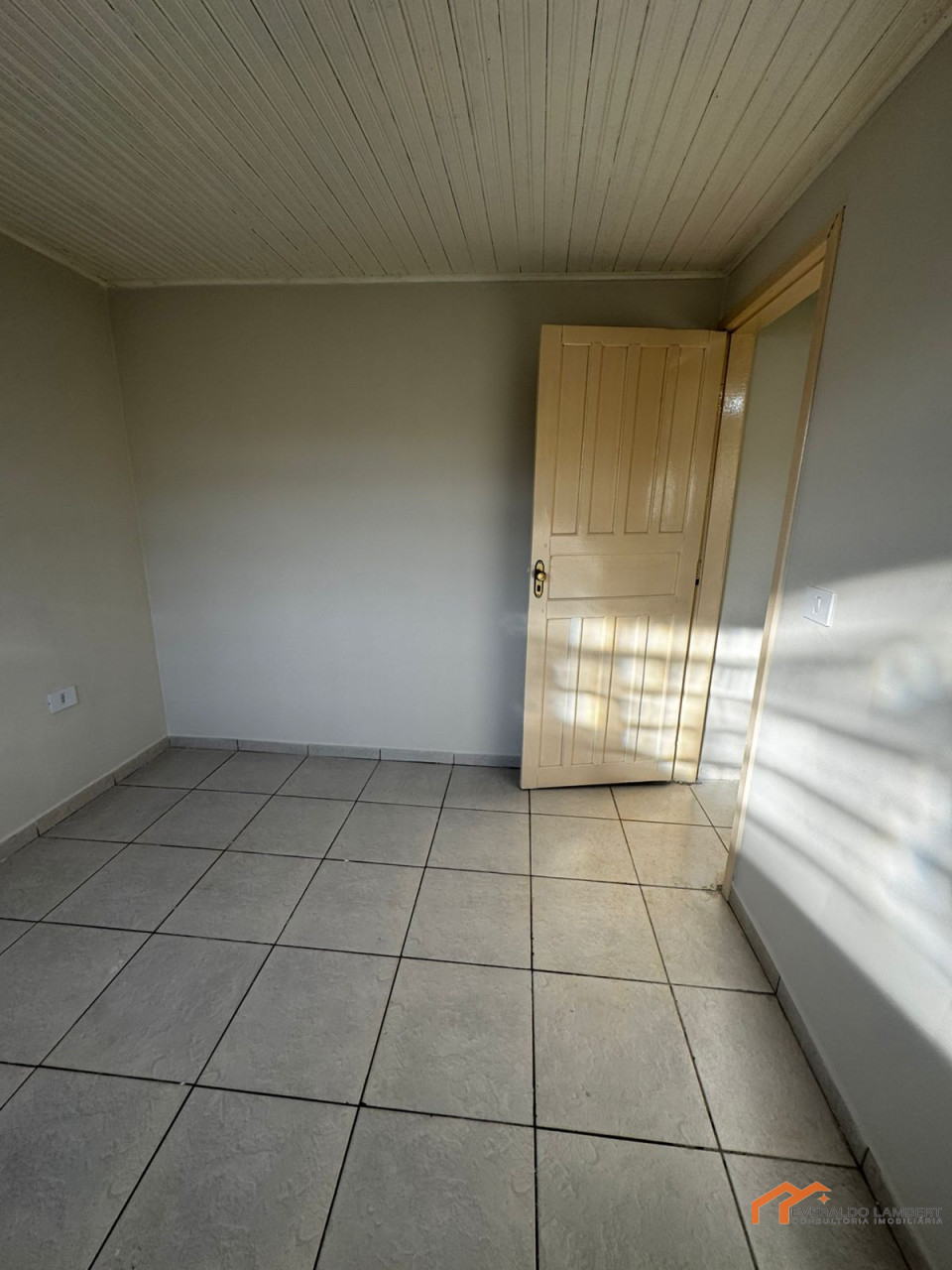 Imagens do imóveis CASA REFORMADA JD. IMAGAWA.