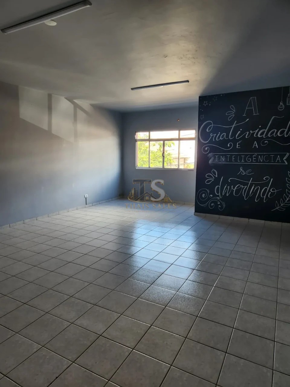 SALA COMERCIAL SOBRELOJA