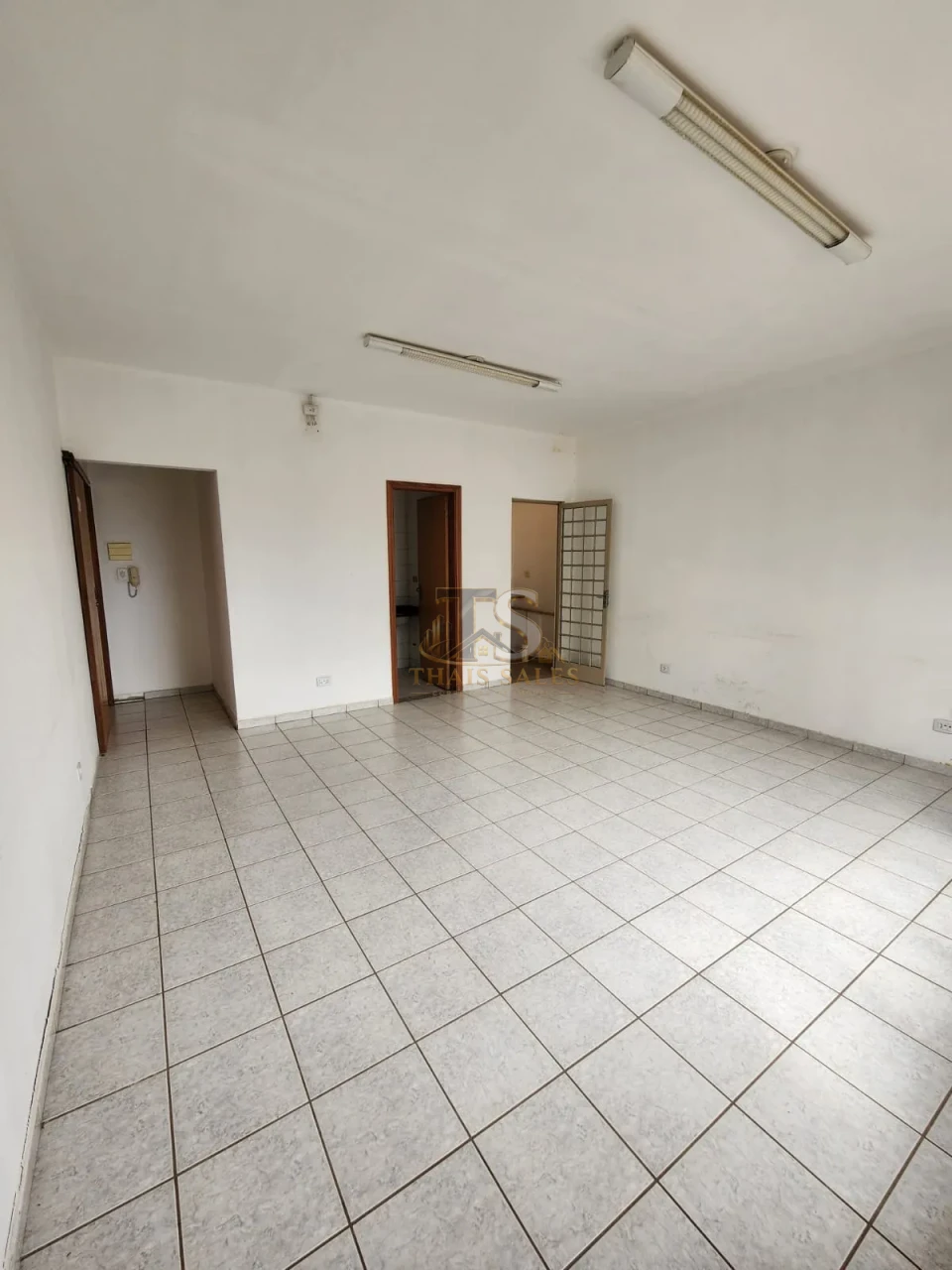 SALA COMERCIAL SOBRELOJA