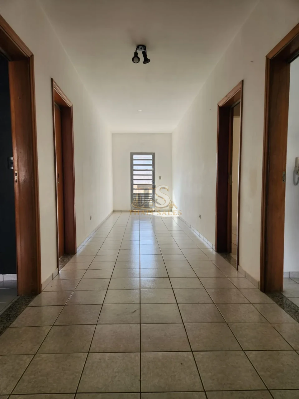SALA COMERCIAL SOBRELOJA