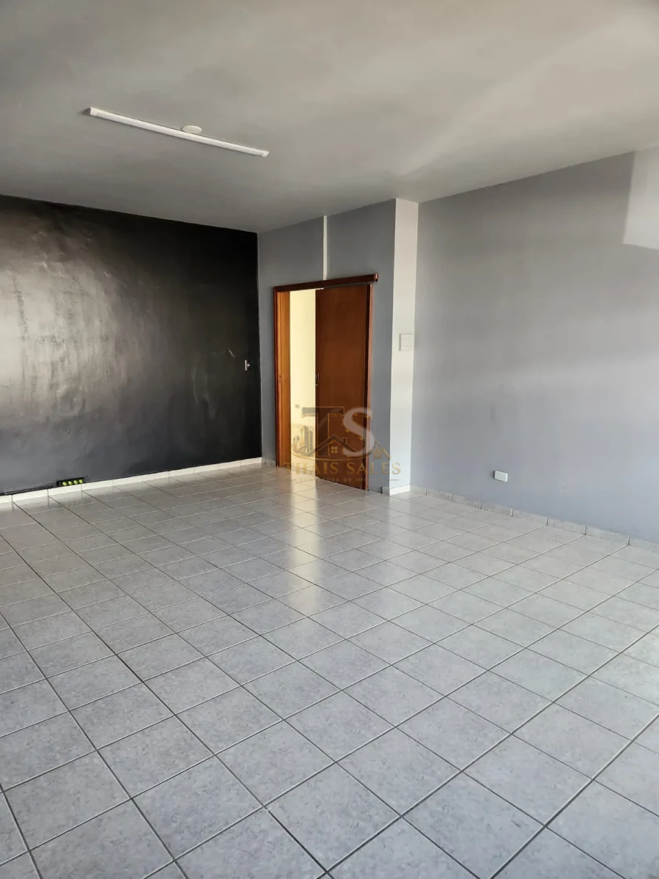 SALA COMERCIAL SOBRELOJA