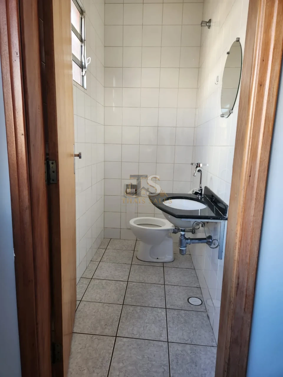 SALA COMERCIAL SOBRELOJA