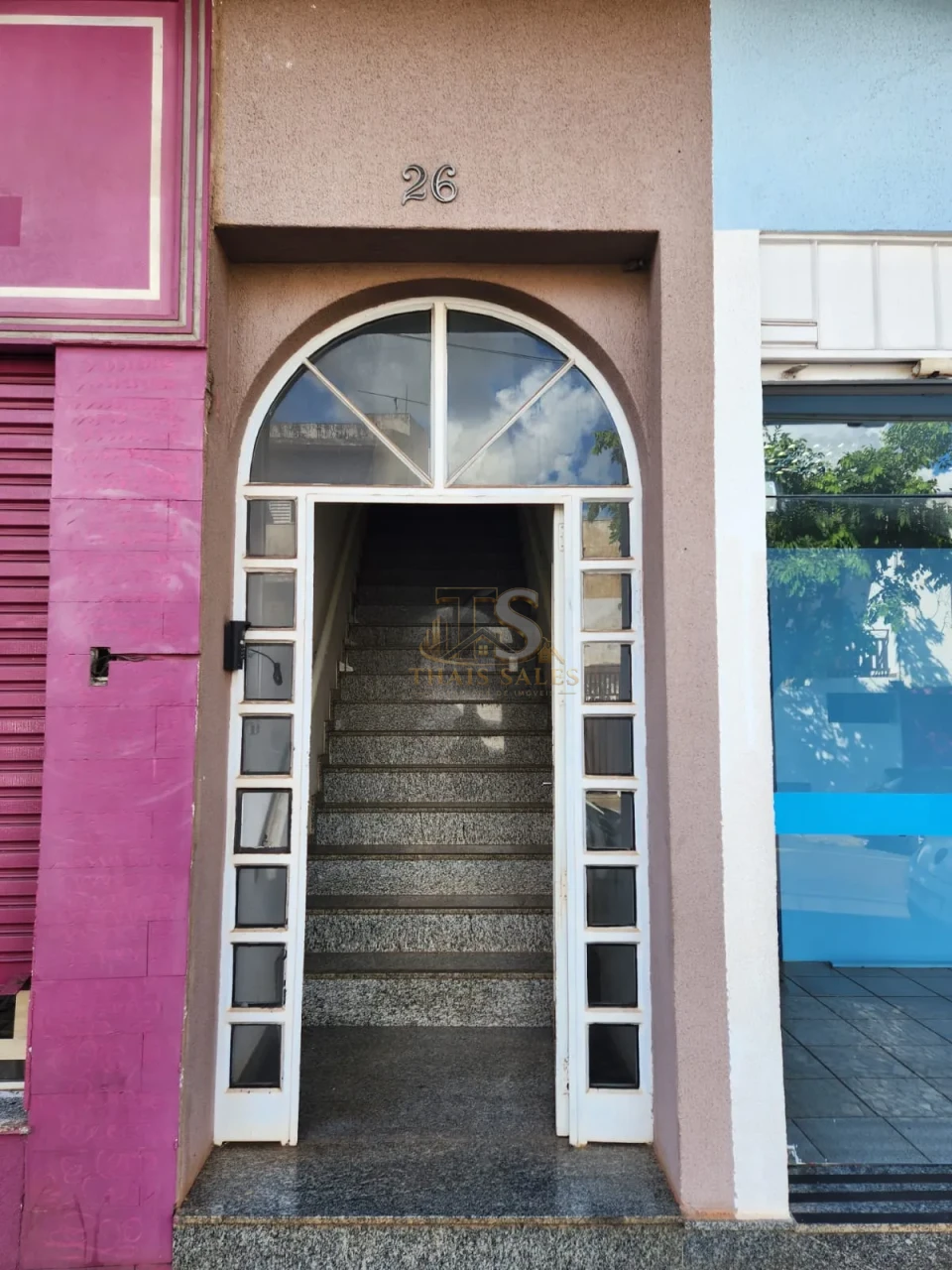 SALA COMERCIAL SOBRELOJA