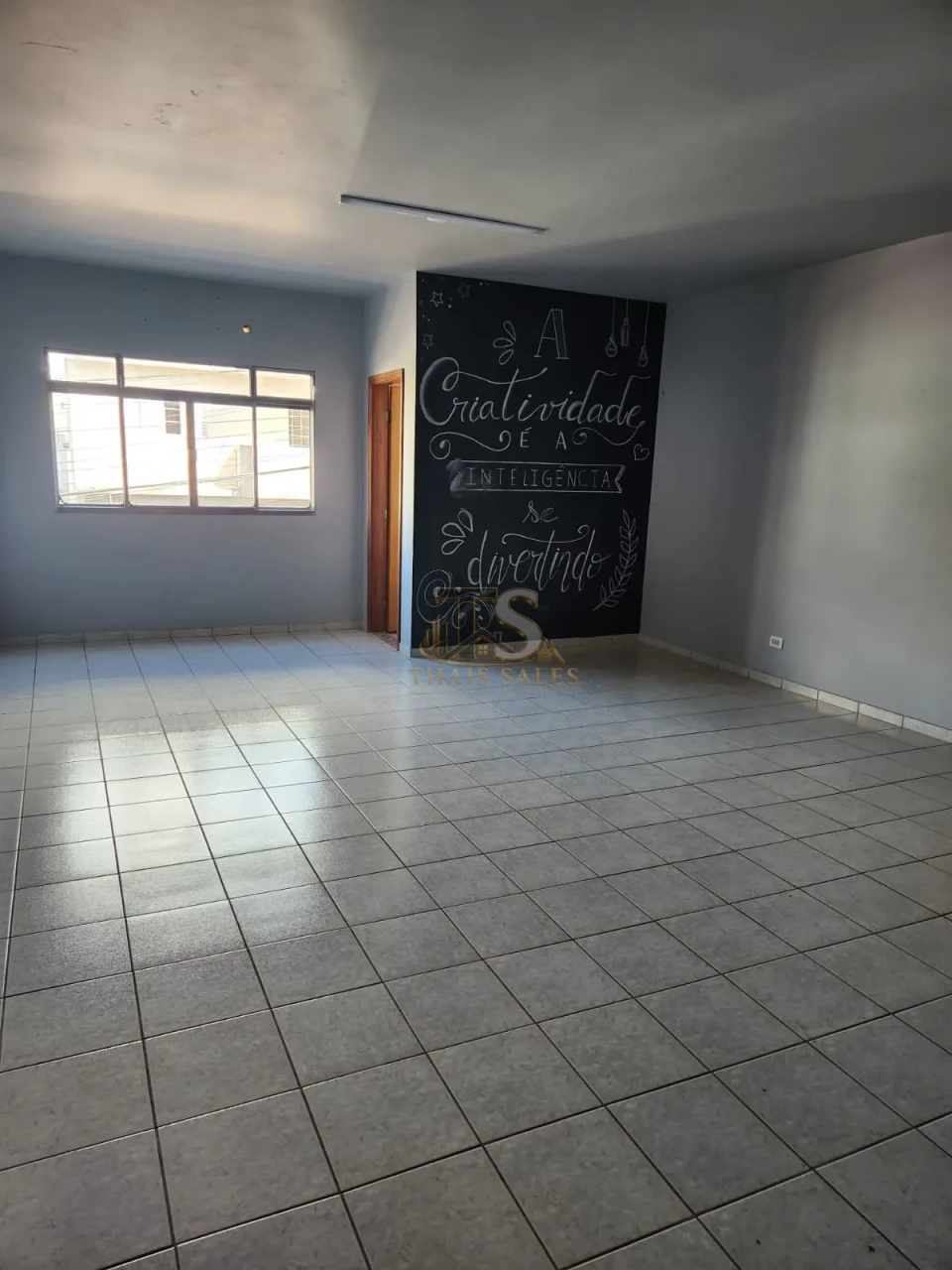 SALA COMERCIAL SOBRELOJA