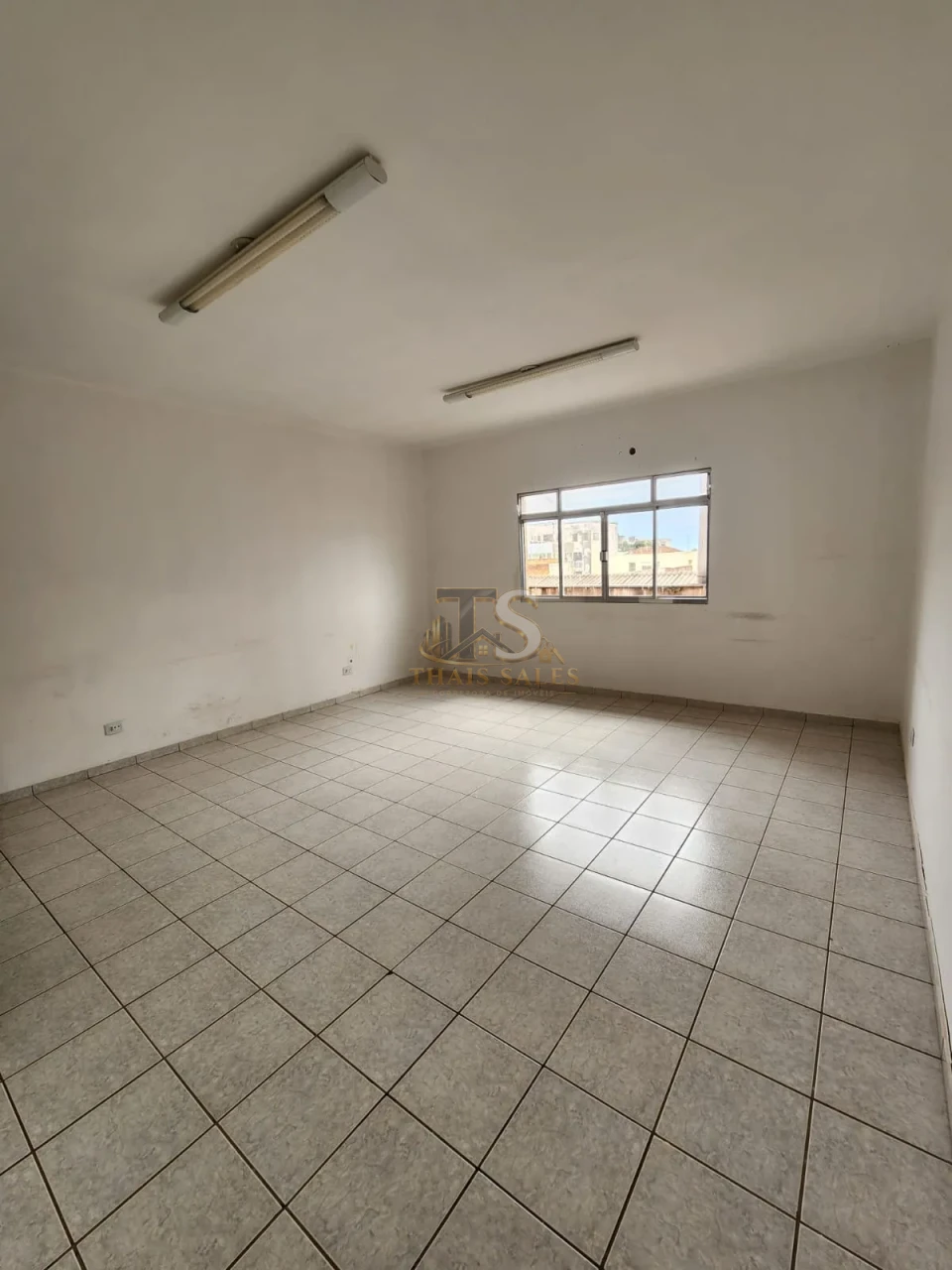 SALA COMERCIAL SOBRELOJA
