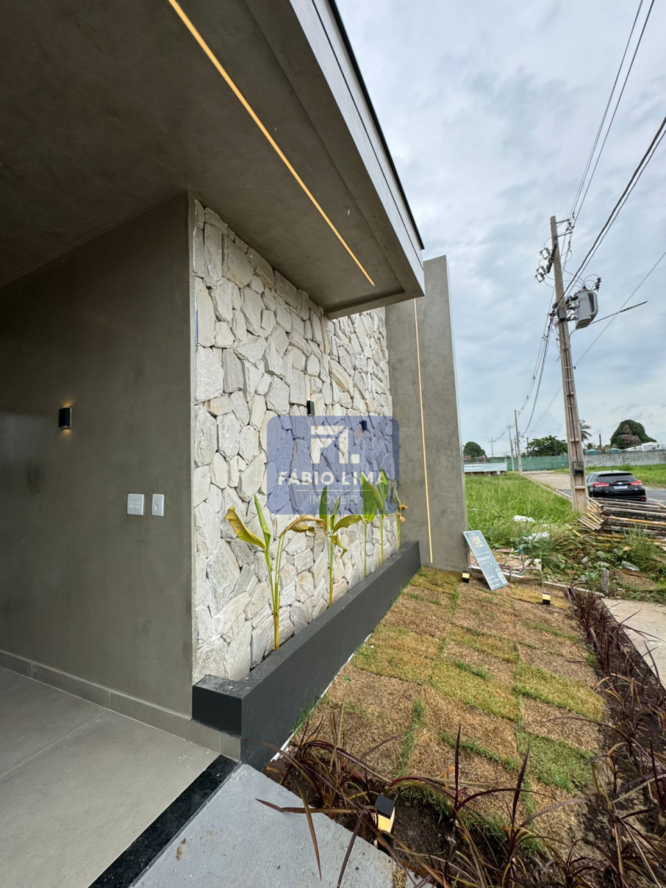 Imagens do imóveis VENDO BELA CASA RECÉM CONSTRUIDA NO CONDOMINIO GRANPAISO.