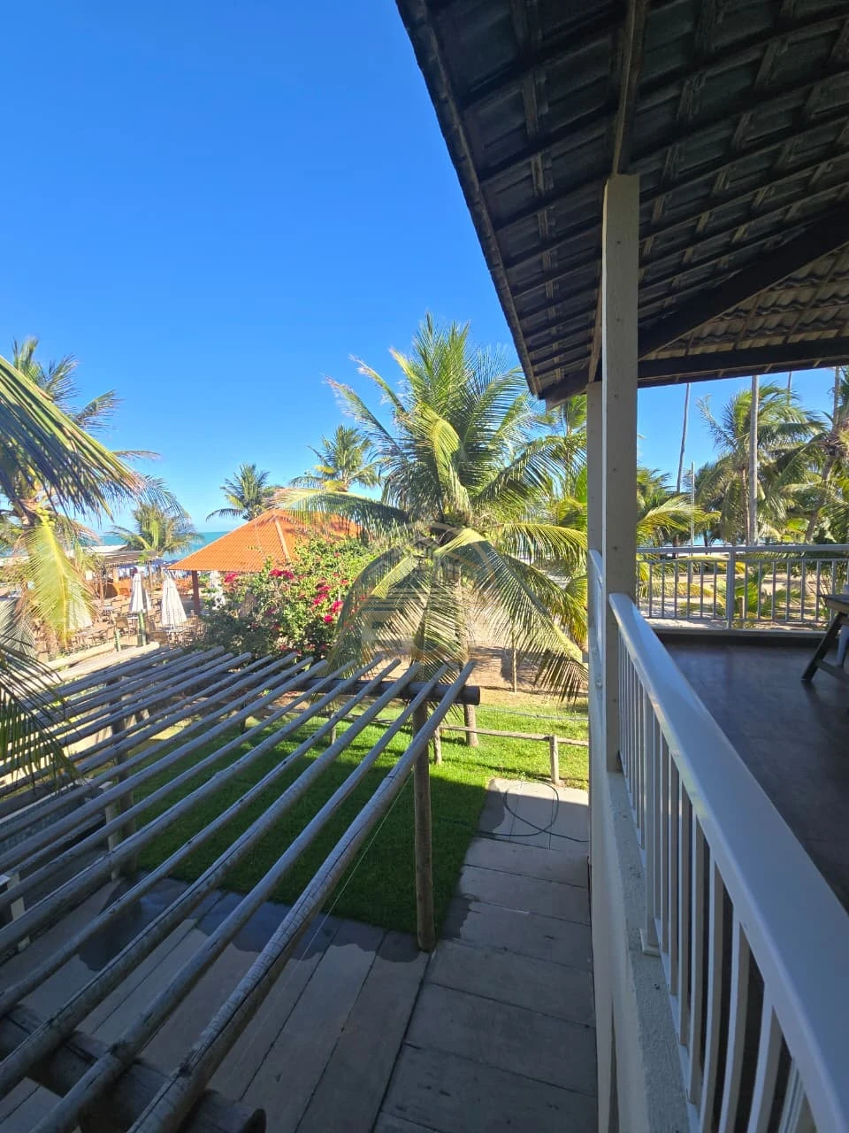 Imagens do imóveis Casa de praia pé na areia em condomínio dentro de Maceió