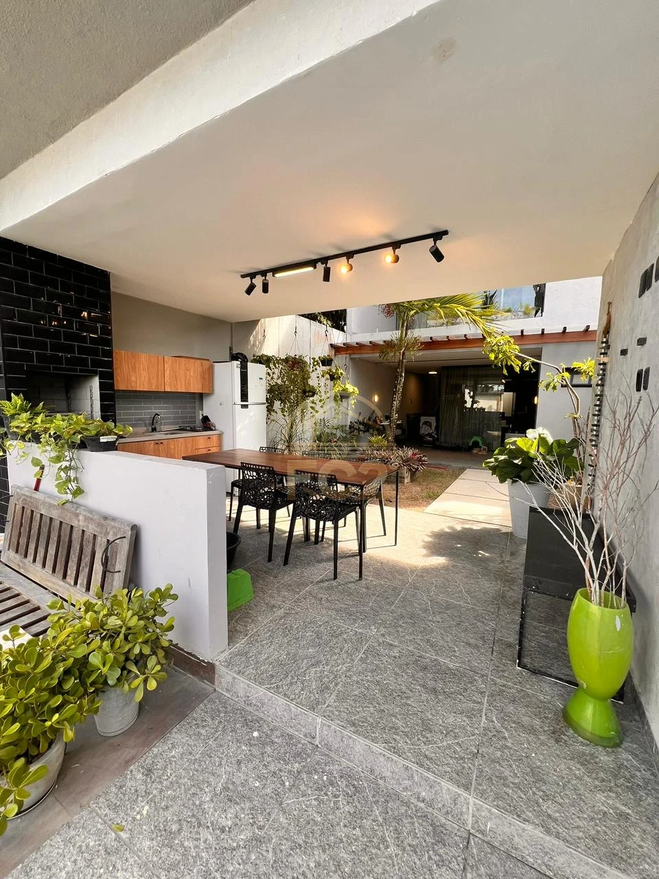 Imagens do imóveis Casa 3/4 moderna na parte baixa - Vergel