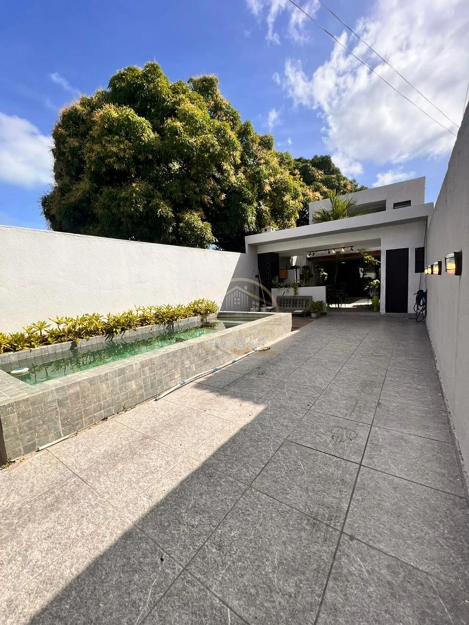 Imagens do imóveis Casa 3/4 moderna na parte baixa - Vergel