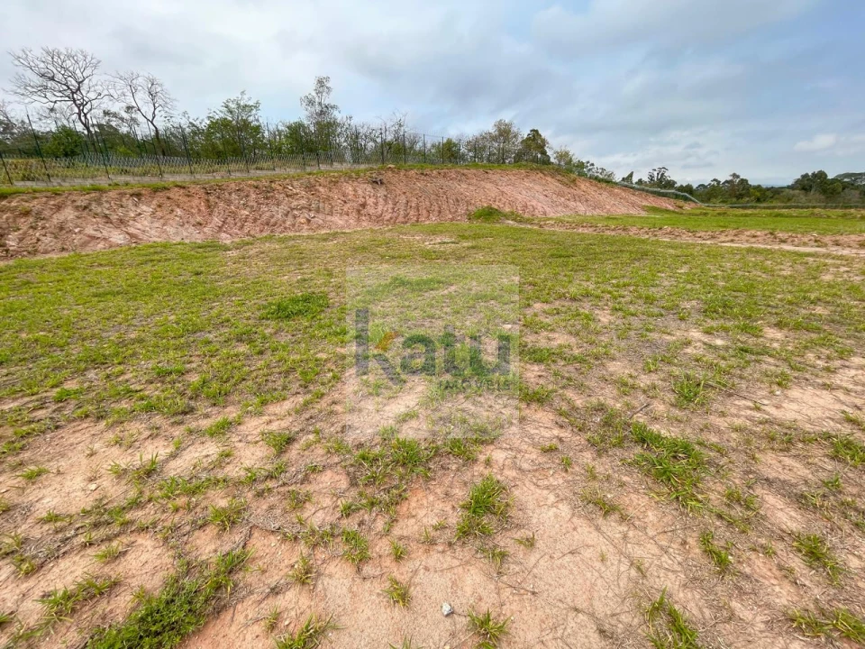 Terreno à venda no Condomínio Portal dos Lagos – Jundiaí/SP Imagens do imóveis Terreno à venda no Condomínio Portal dos Lagos – Jundiaí/SP