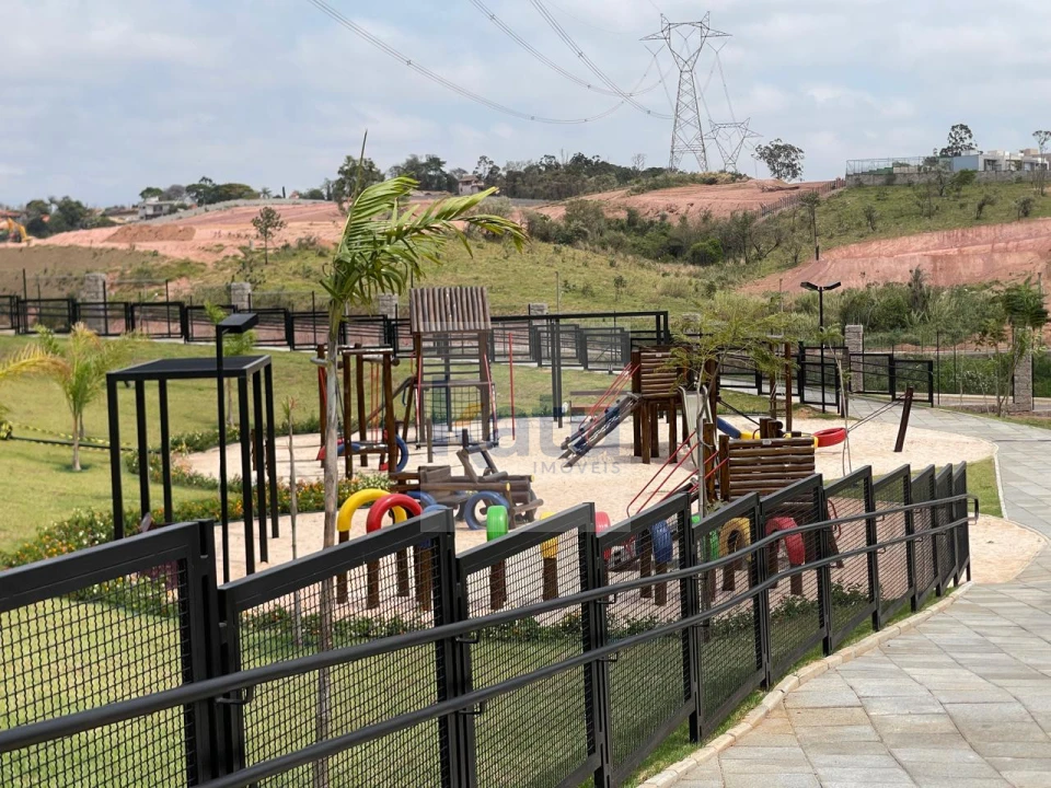 Terreno à venda no Condomínio Portal dos Lagos – Jundiaí/SP Imagens do imóveis Terreno à venda no Condomínio Portal dos Lagos – Jundiaí/SP
