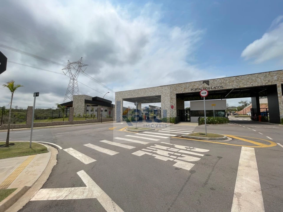 Terreno à venda no Condomínio Portal dos Lagos – Jundiaí/SP Imagens do imóveis Terreno à venda no Condomínio Portal dos Lagos – Jundiaí/SP