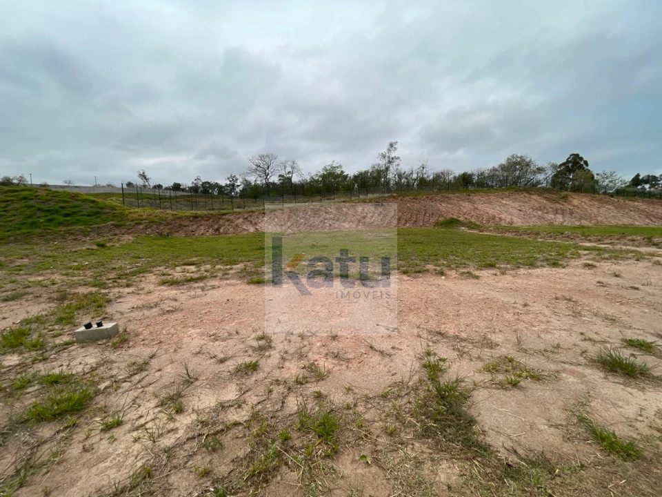 Terreno à venda no Condomínio Portal dos Lagos – Jundiaí/SP Imagens do imóveis Terreno à venda no Condomínio Portal dos Lagos – Jundiaí/SP
