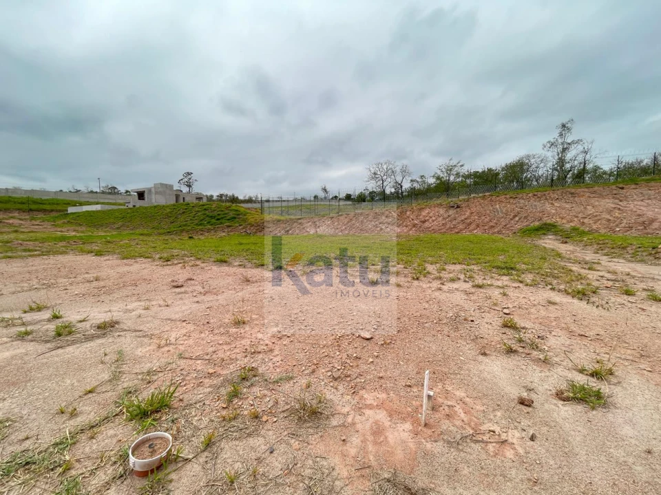 Terreno à venda no Condomínio Portal dos Lagos – Jundiaí/SP Imagens do imóveis Terreno à venda no Condomínio Portal dos Lagos – Jundiaí/SP