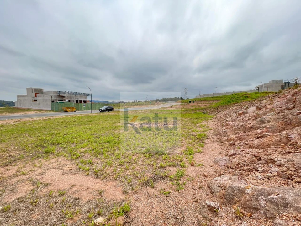 Terreno à venda no Condomínio Portal dos Lagos – Jundiaí/SP Imagens do imóveis Terreno à venda no Condomínio Portal dos Lagos – Jundiaí/SP
