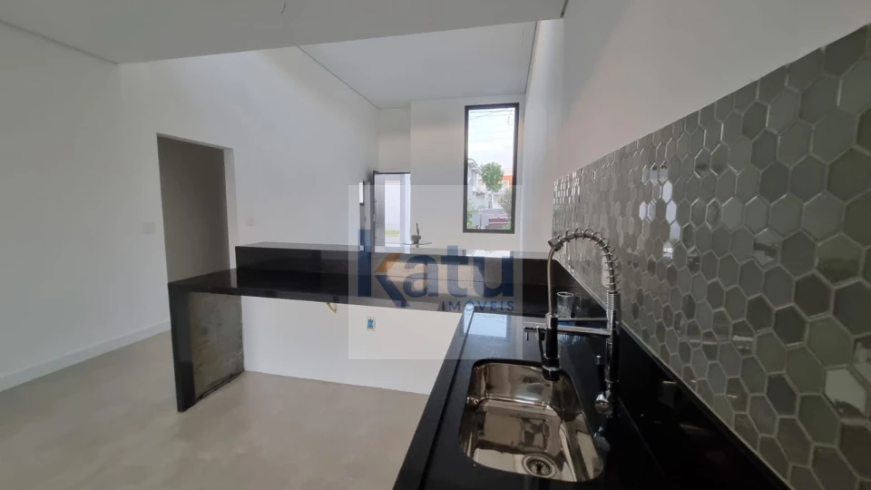 Imagens do imóveis CASA TÉRREA À VENDA COM 03 SUÍTES NO CONDOMÍNIO PHYTUS - ITUPEVA/SP