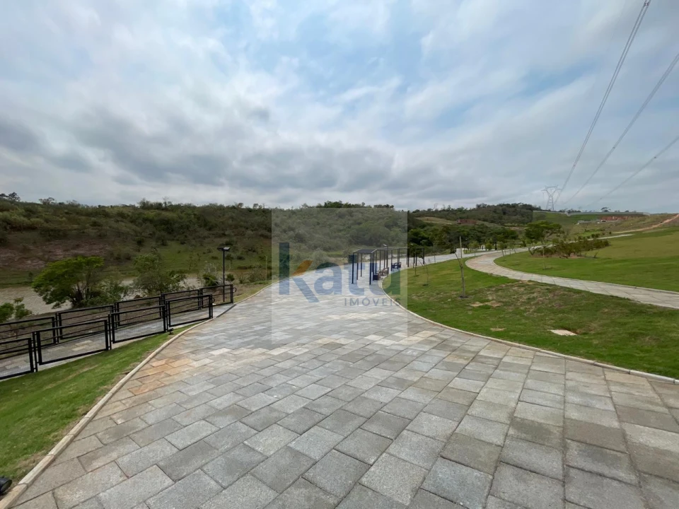 Terreno à venda no Condomínio Portal dos Lagos – Jundiaí/SP Imagens do imóveis Terreno à venda no Condomínio Portal dos Lagos – Jundiaí/SP