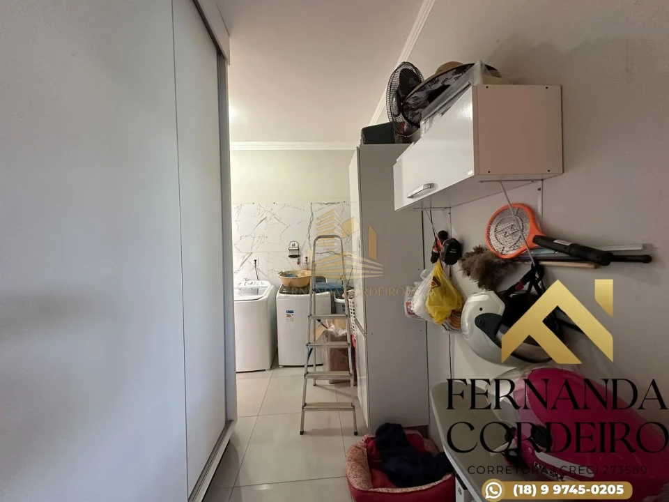 Casa à Venda em Condomínio Fechado