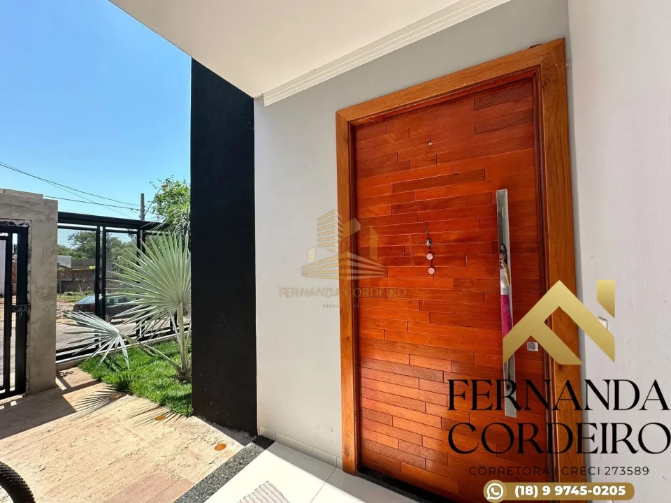 Casa à Venda em Condomínio Fechado