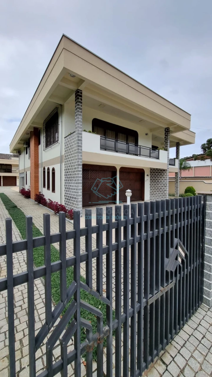 À venda: lindo sobrado com residência nos fundos em pirabeiraba