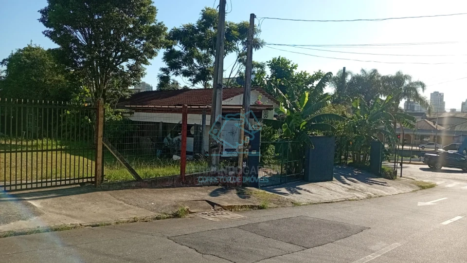 Terreno à venda no Saguaçu, Joinville