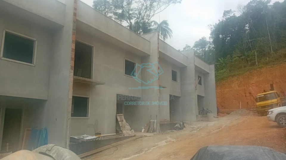 Casa em condomínio fechado com 3 quartos à venda no São Marcos, Joinville