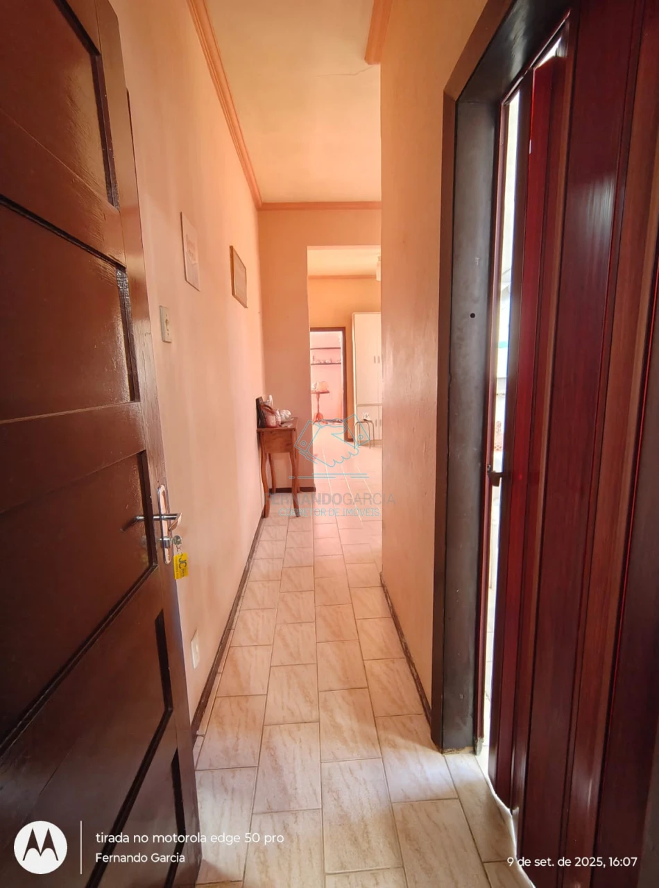 Casa em terreno de esquina no bairro anita garibaldi