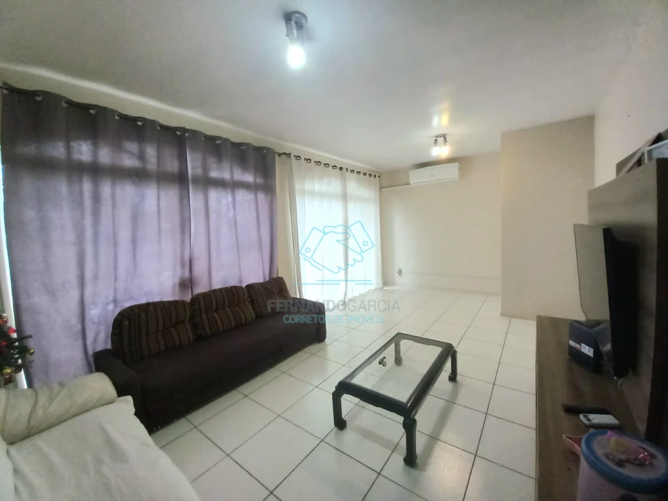 Casa comercial com 2 salas à venda no Boa Vista, Joinville