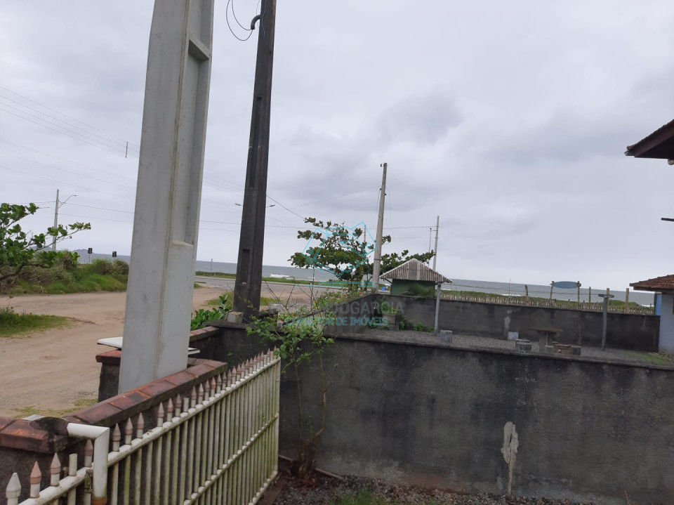 casa sobrado na Praia do Ervino em São Francisco do Sul