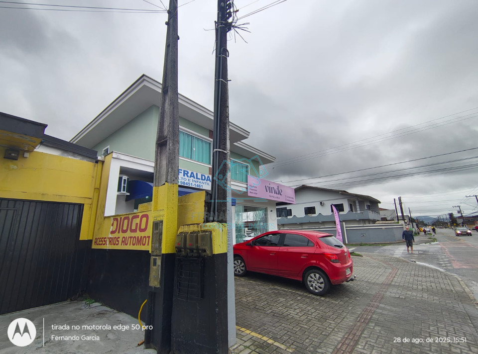 Casa comercial com 4 salas à venda no Comasa, Joinville