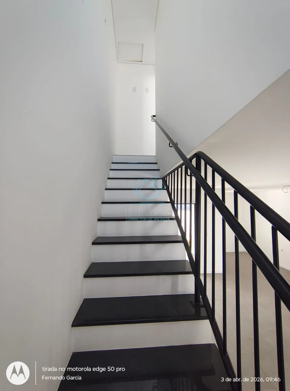 Oportunidade Imperdível: Sobrado Geminado de Alto padrão no Vila nova