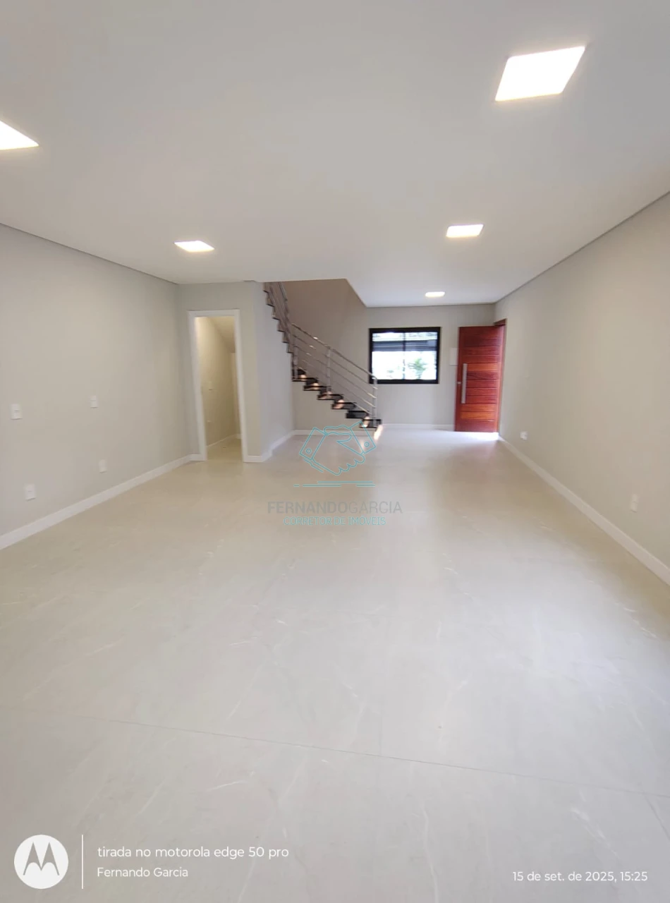 Casa com 3 quartos à venda no Atiradores, Joinville