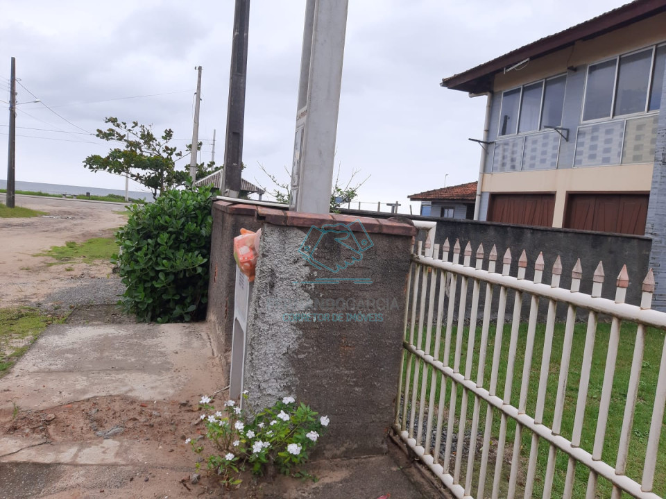 casa sobrado na Praia do Ervino em São Francisco do Sul