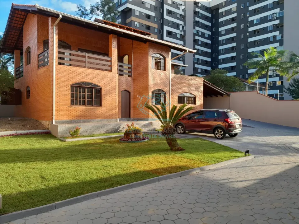 Casa com 5 quartos à venda no Anita Garibaldi, Joinville