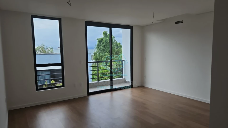 Casa com 3 quartos à venda no Saguaçu, Joinville