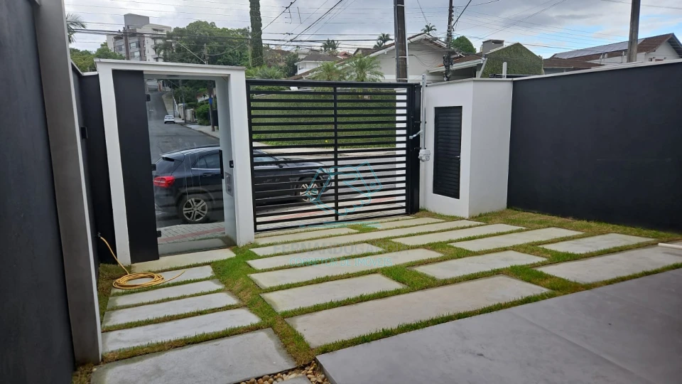 Casa com 3 quartos à venda no Saguaçu, Joinville