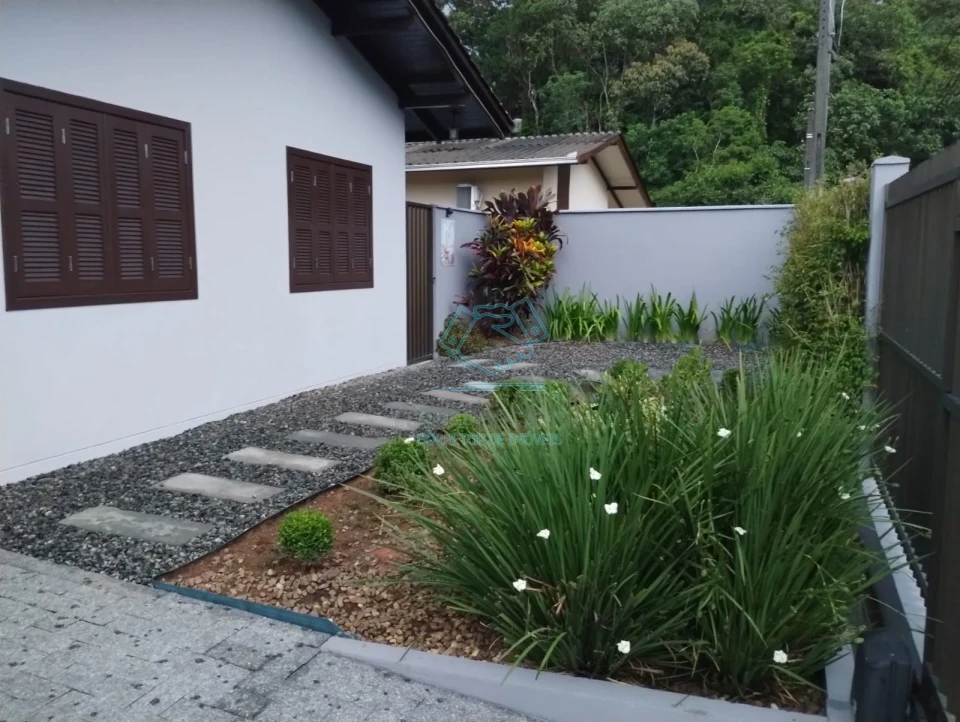 Casa plana mobiliada à venda bairro costa e silva – joinville/sc