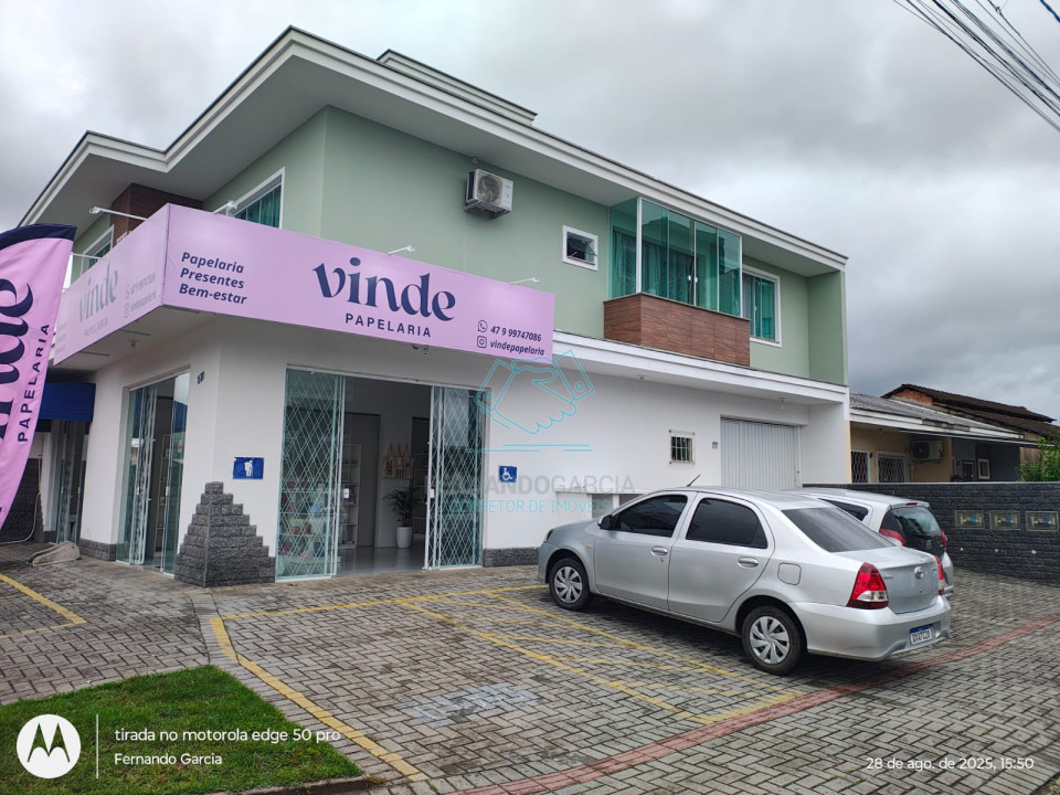 Casa comercial com 4 salas à venda no Comasa, Joinville
