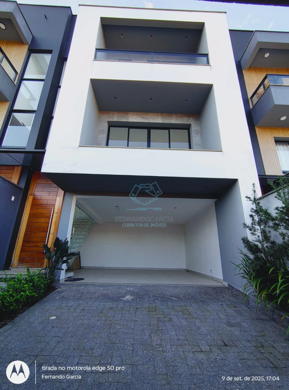 Casa com 3 quartos à venda no Floresta, Joinville