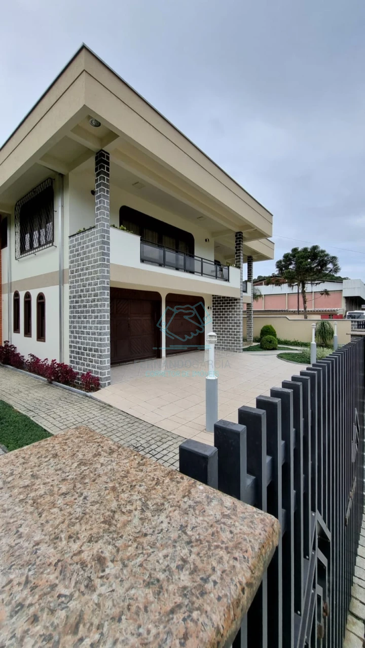 À venda: lindo sobrado com residência nos fundos em pirabeiraba